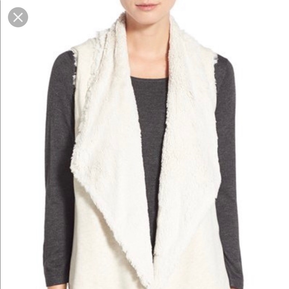 ✨NWT Reversible Shearling Vest 🛍✨